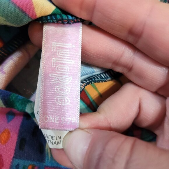 LuLaRoe Disney Women's One Size Multicolor Cinderella's Castle Print Leggings - Picture 3 of 4